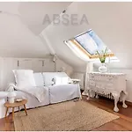 Center Cozy Floor Air Conditioning 1 Bedroom *